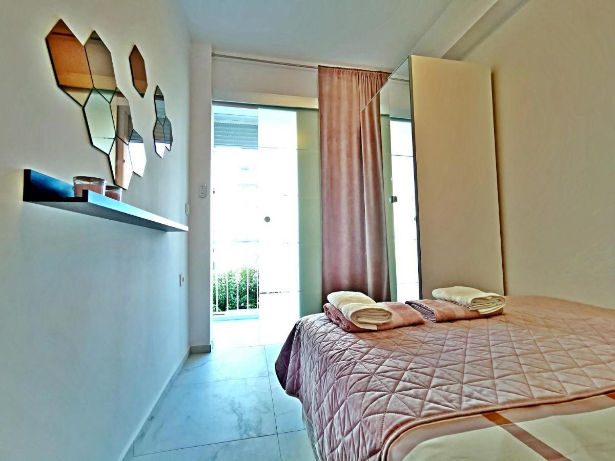 Apartamento Ana Maria Playa De Gandia Solo Familias Buitenkant foto